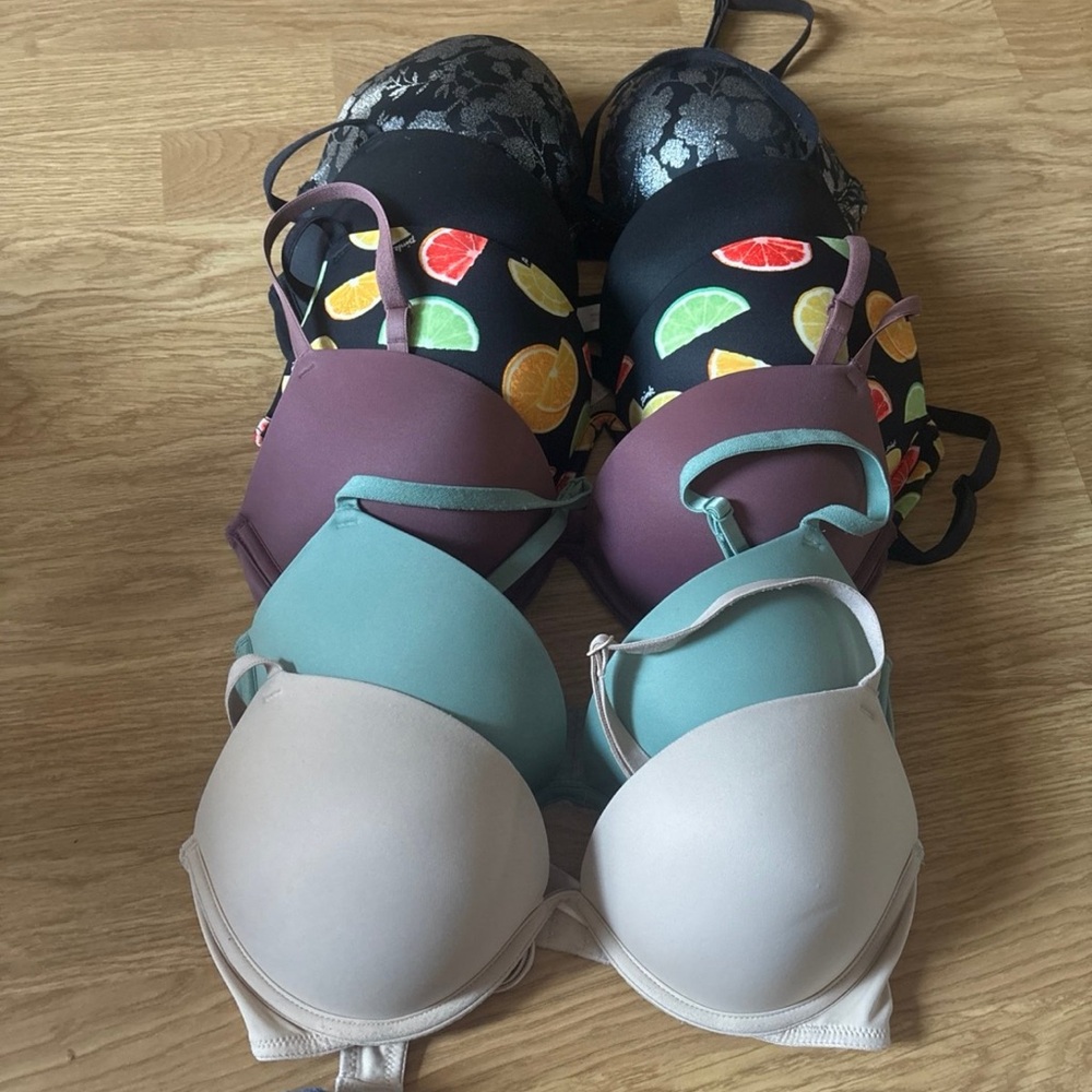 VS Pink Wear Everywhere Super Push Up Bras